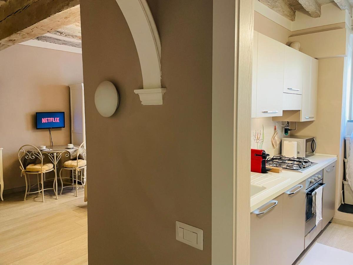 All'Interno Delle Mura Appartamento Con Wi-Fi E Netflix ルッカ エクステリア 写真