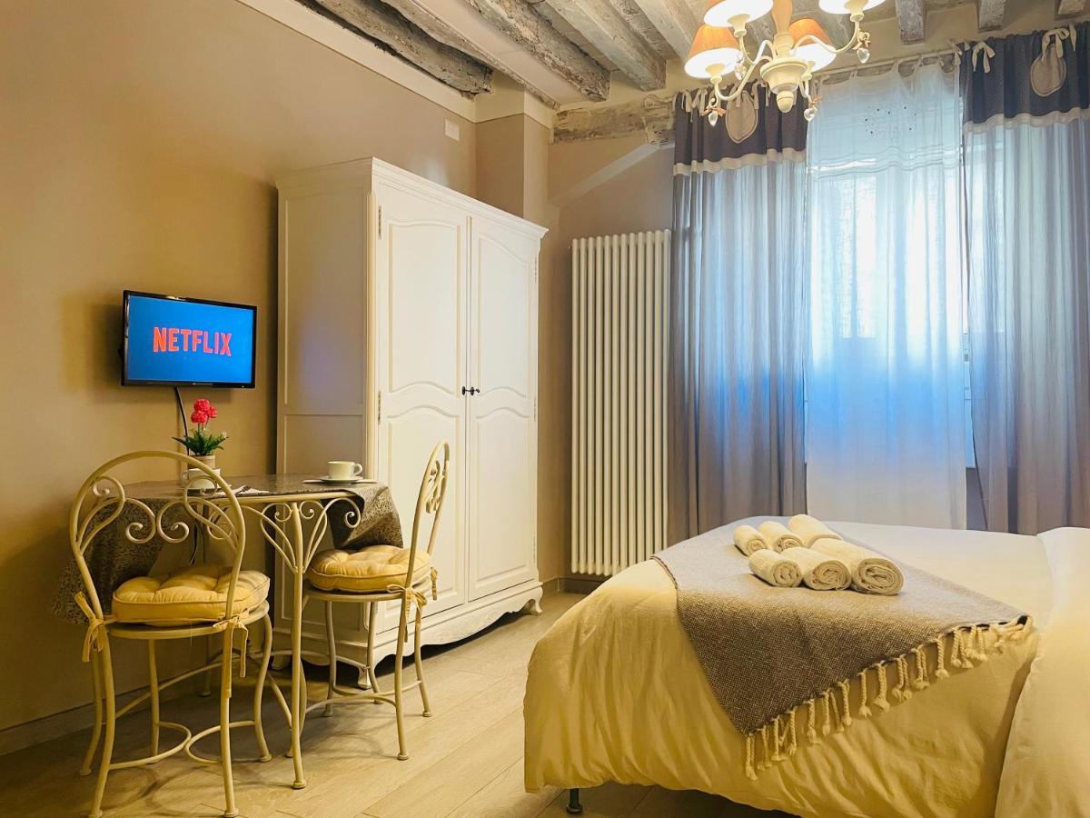 All'Interno Delle Mura Appartamento Con Wi-Fi E Netflix ルッカ エクステリア 写真